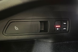 magnet harmaa Audi Q6 e-tron 2025 kuva 18.