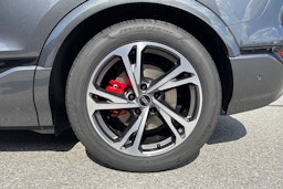 harmaa Audi Q6 e-tron 2025 kuva 10.