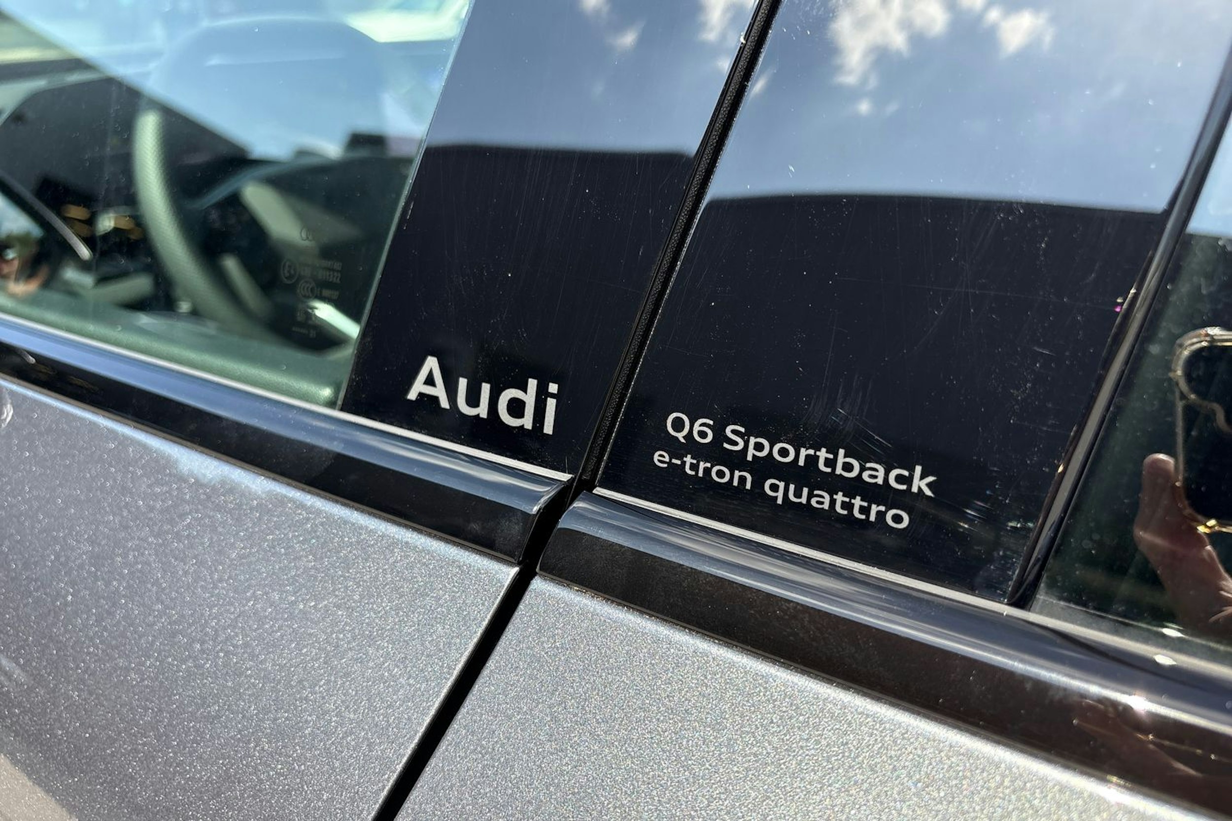 harmaa Audi Q6 e-tron 2025 kuva 12.