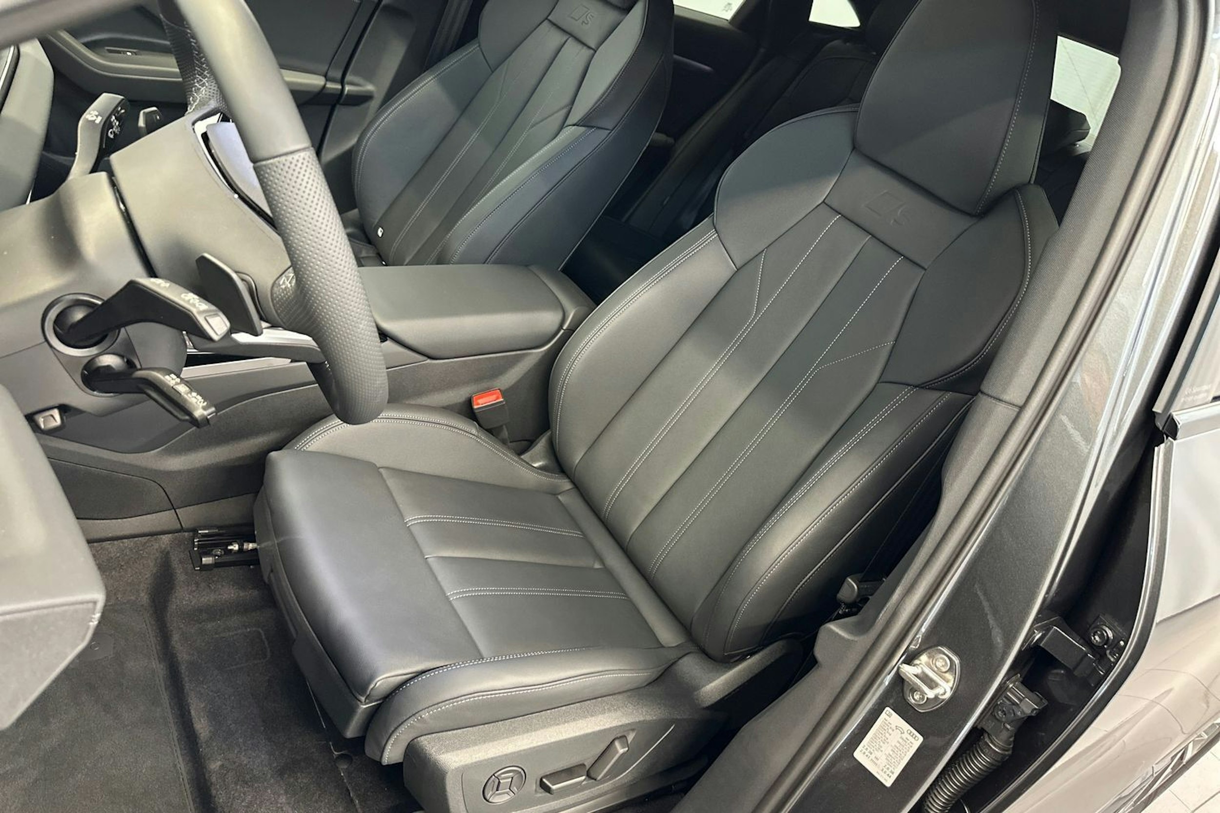 daytonan harmaa Audi Q6 e-tron 2025 kuva 7.