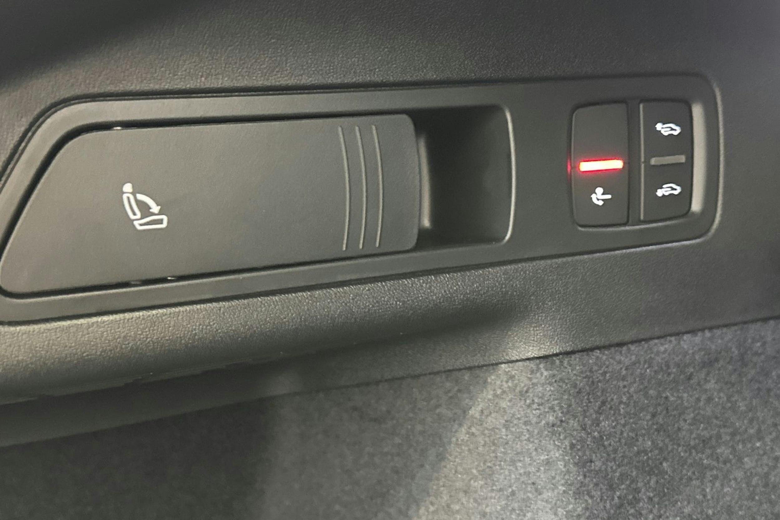 daytonan harmaa Audi Q6 e-tron 2025 kuva 22.