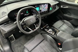 met. harmaa Audi Q6 e-tron 2025 kuva 6.