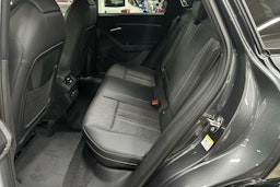 met. harmaa Audi Q6 e-tron 2025 kuva 8.