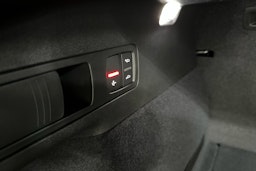 met. harmaa Audi Q6 e-tron 2025 kuva 16.