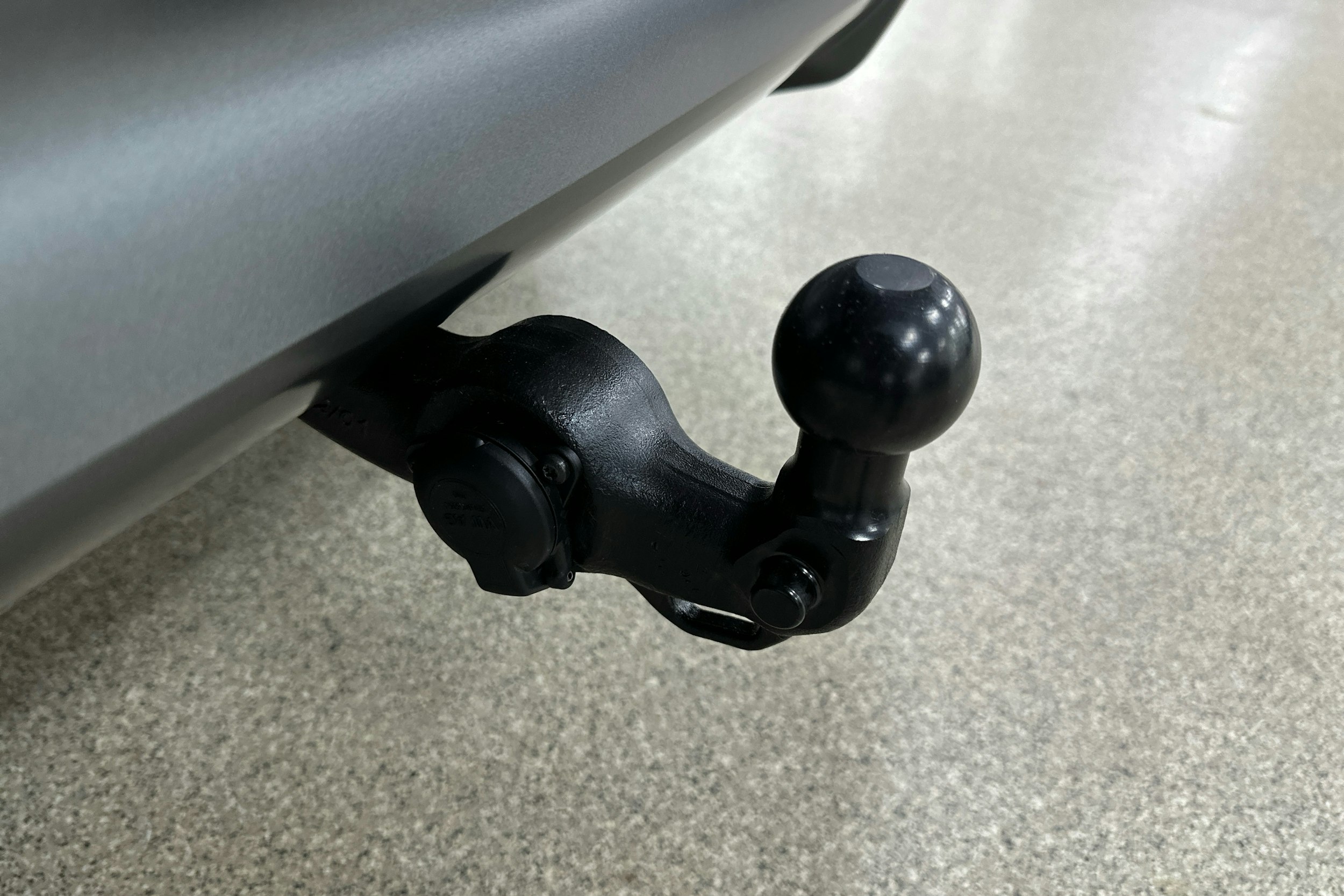 met. harmaa Audi Q6 e-tron 2025 kuva 17.