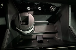 met. harmaa Audi Q6 e-tron 2025 kuva 23.