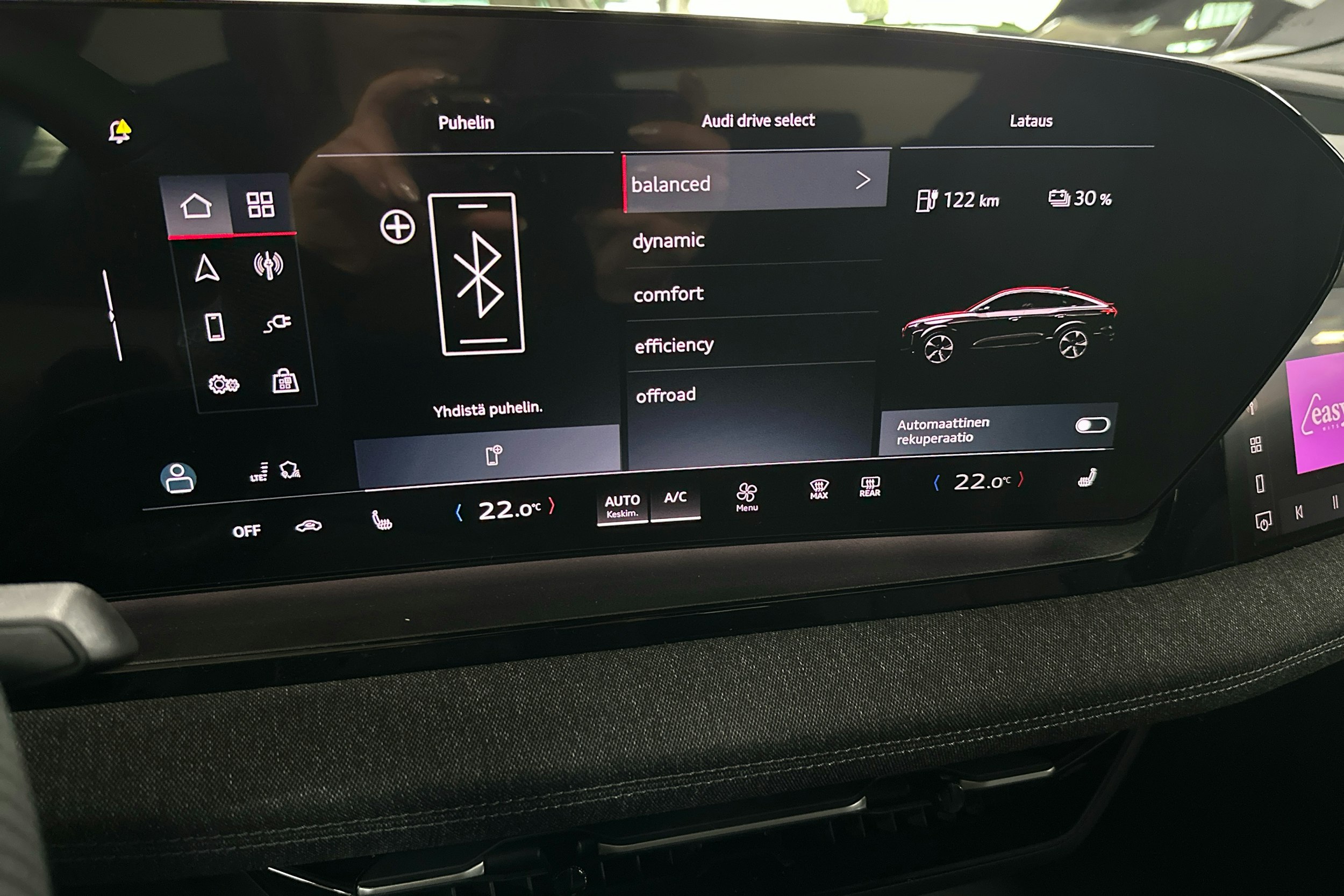 met. harmaa Audi Q6 e-tron 2025 kuva 27.