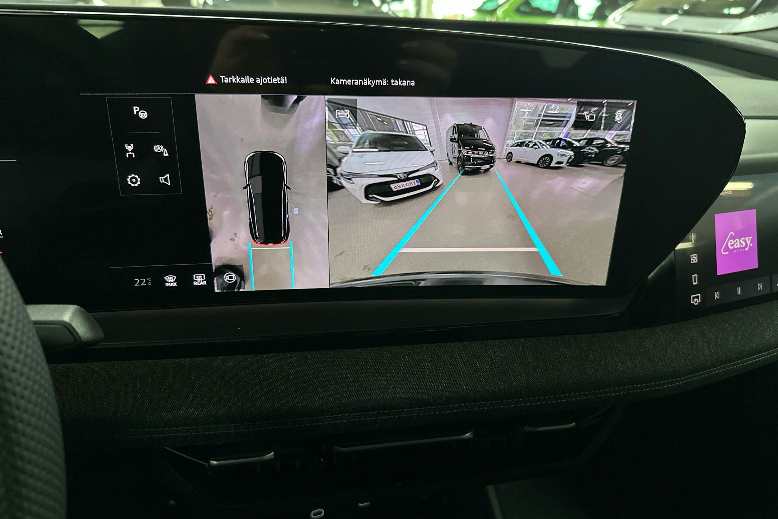 met. harmaa Audi Q6 e-tron 2025 kuva 33.