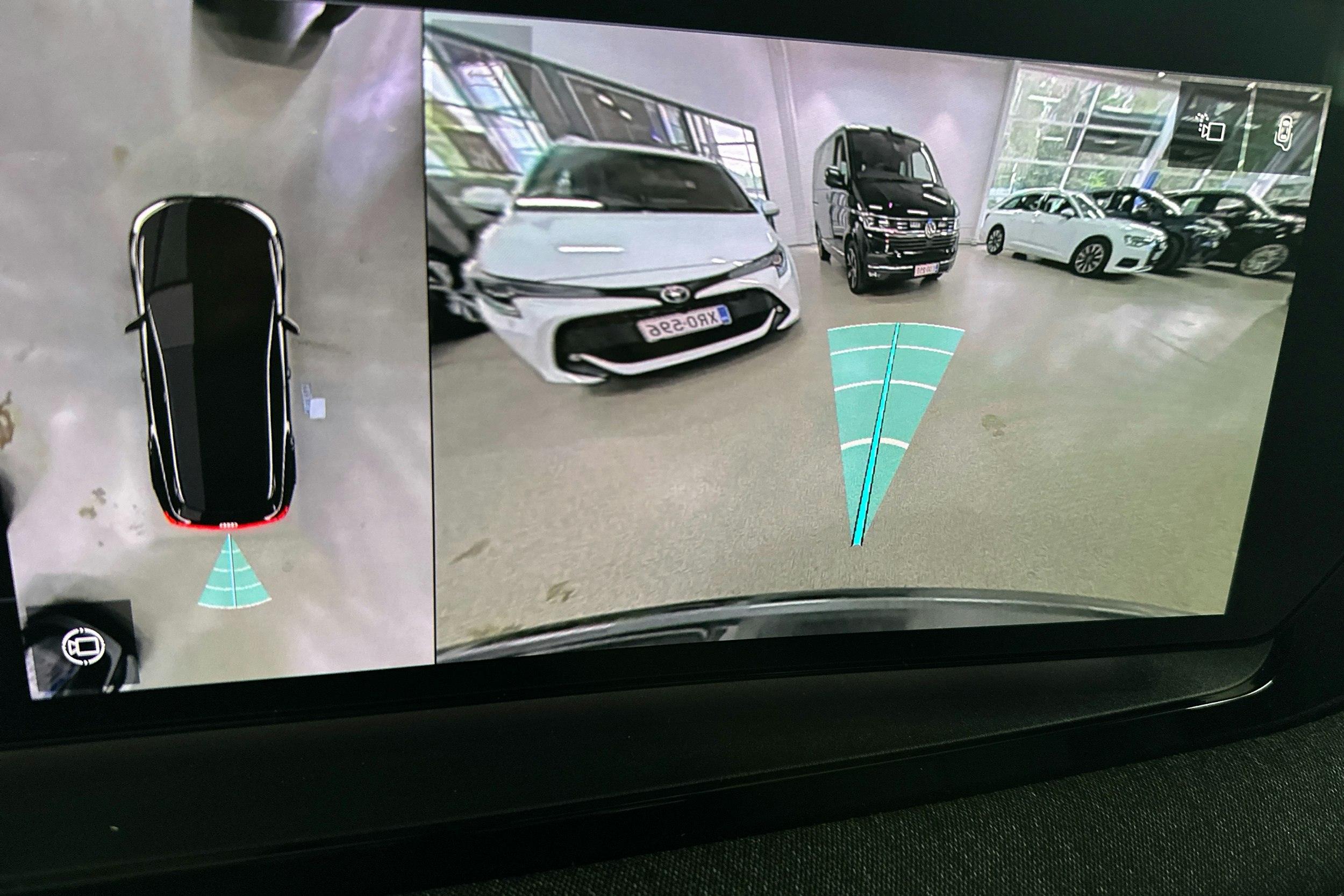 met. harmaa Audi Q6 e-tron 2025 kuva 34.