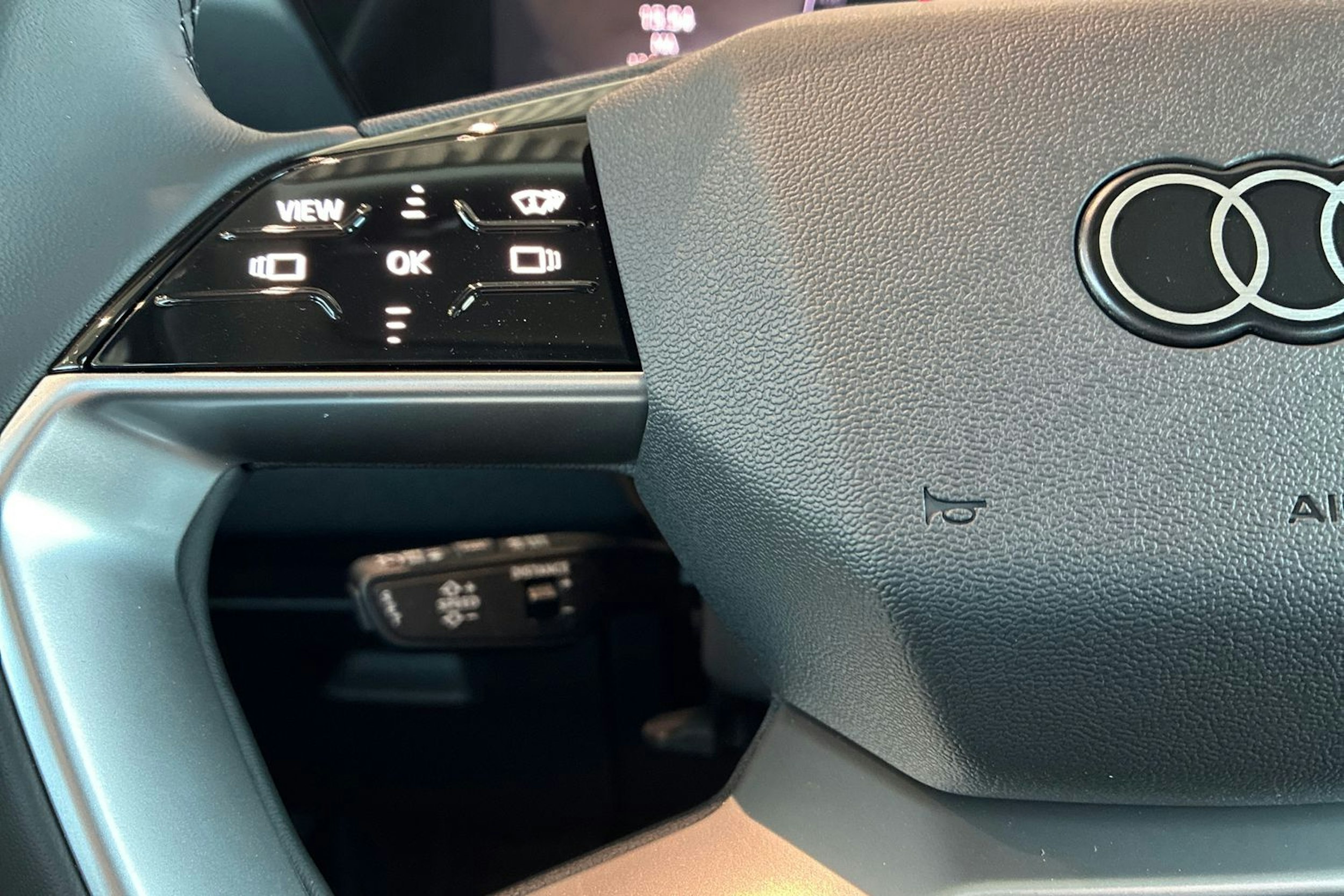 musta Audi Q6 e-tron 2025 kuva 14.