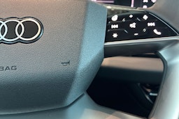 musta Audi Q6 e-tron 2025 kuva 15.