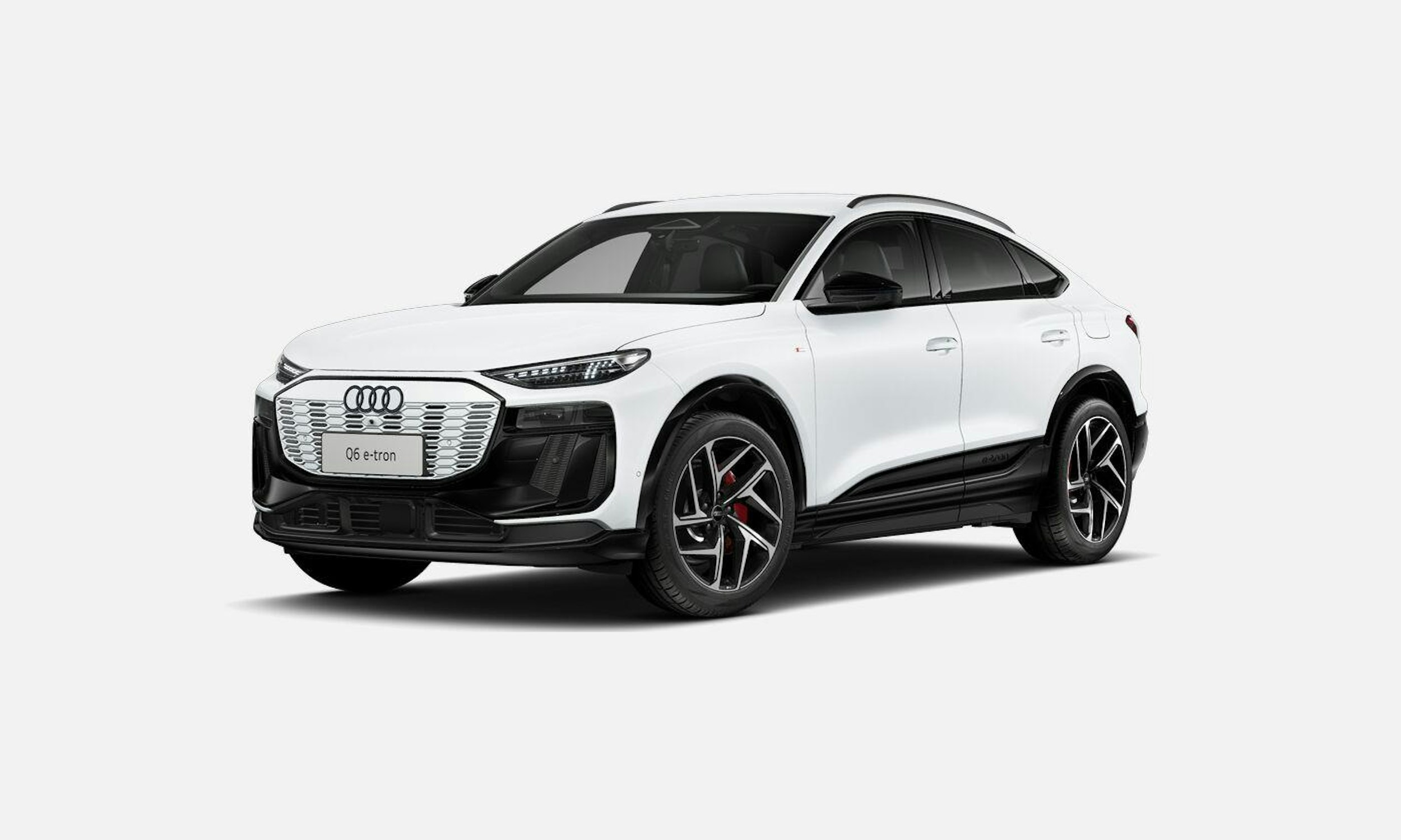valkoinen Audi Q6 e-tron 2025 kuva 1.