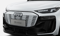 valkoinen Audi Q6 e-tron 2025 kuva 3.