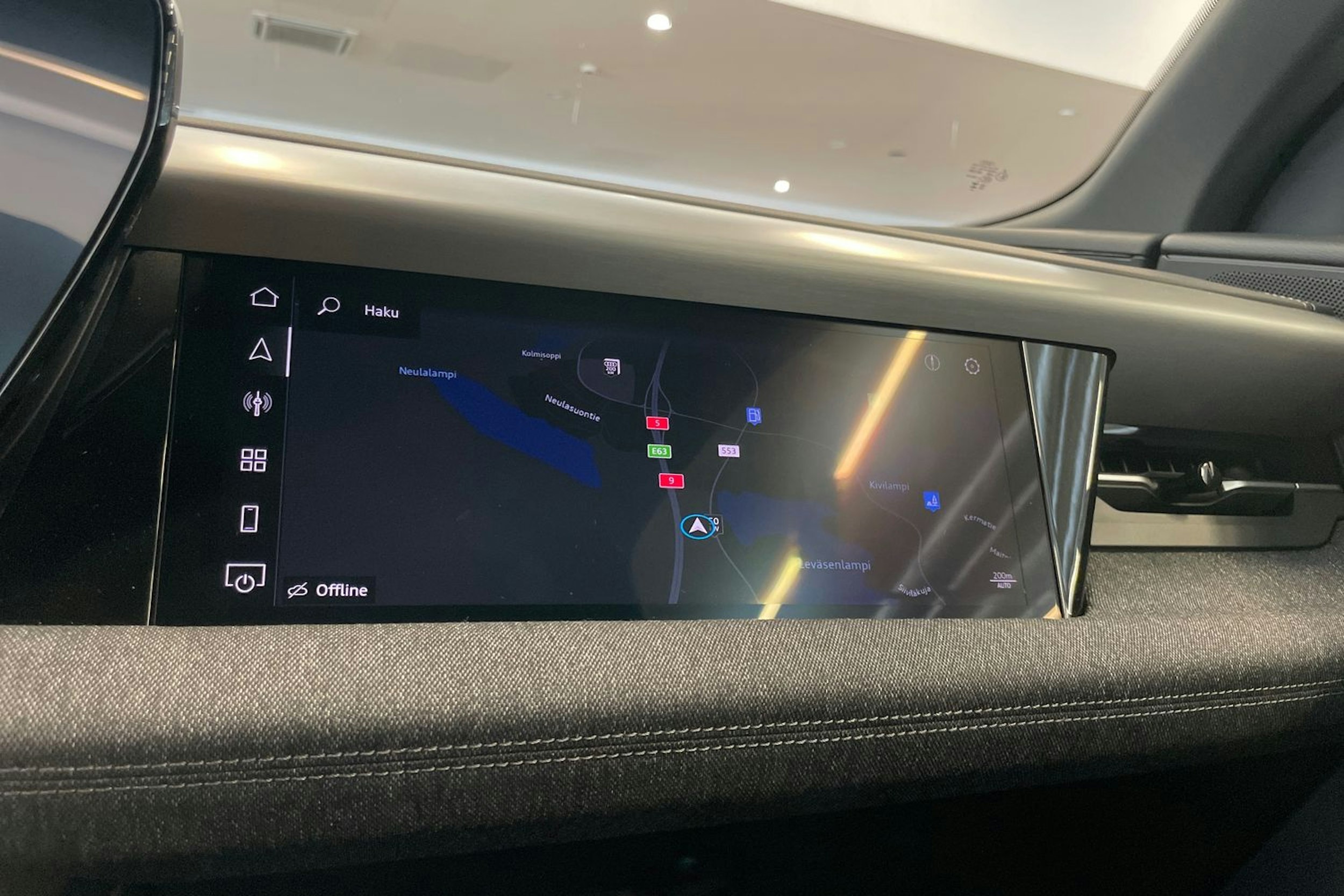 valkoinen Audi Q6 e-tron 2025 kuva 13.