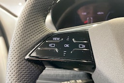 valkoinen Audi Q6 e-tron 2025 kuva 21.