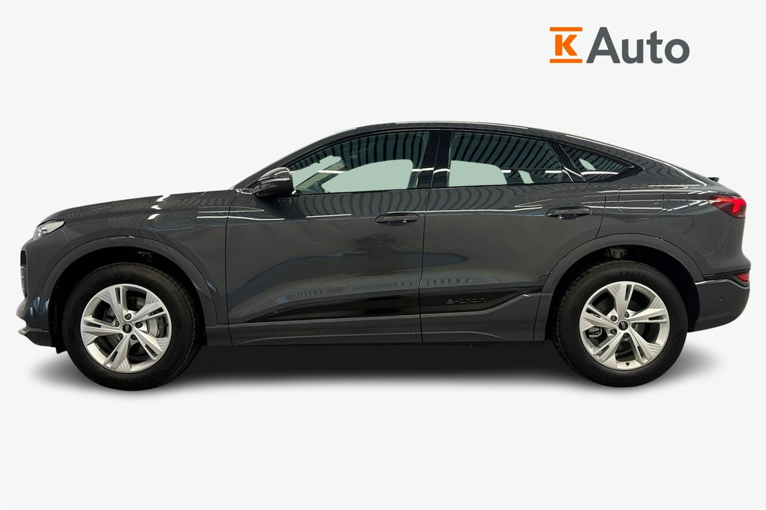 magnet harmaa Audi Q6 e-tron 2025 kuva 26.
