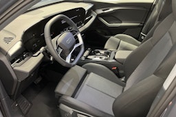 harmaa Audi Q6 e-tron 2025 kuva 7.
