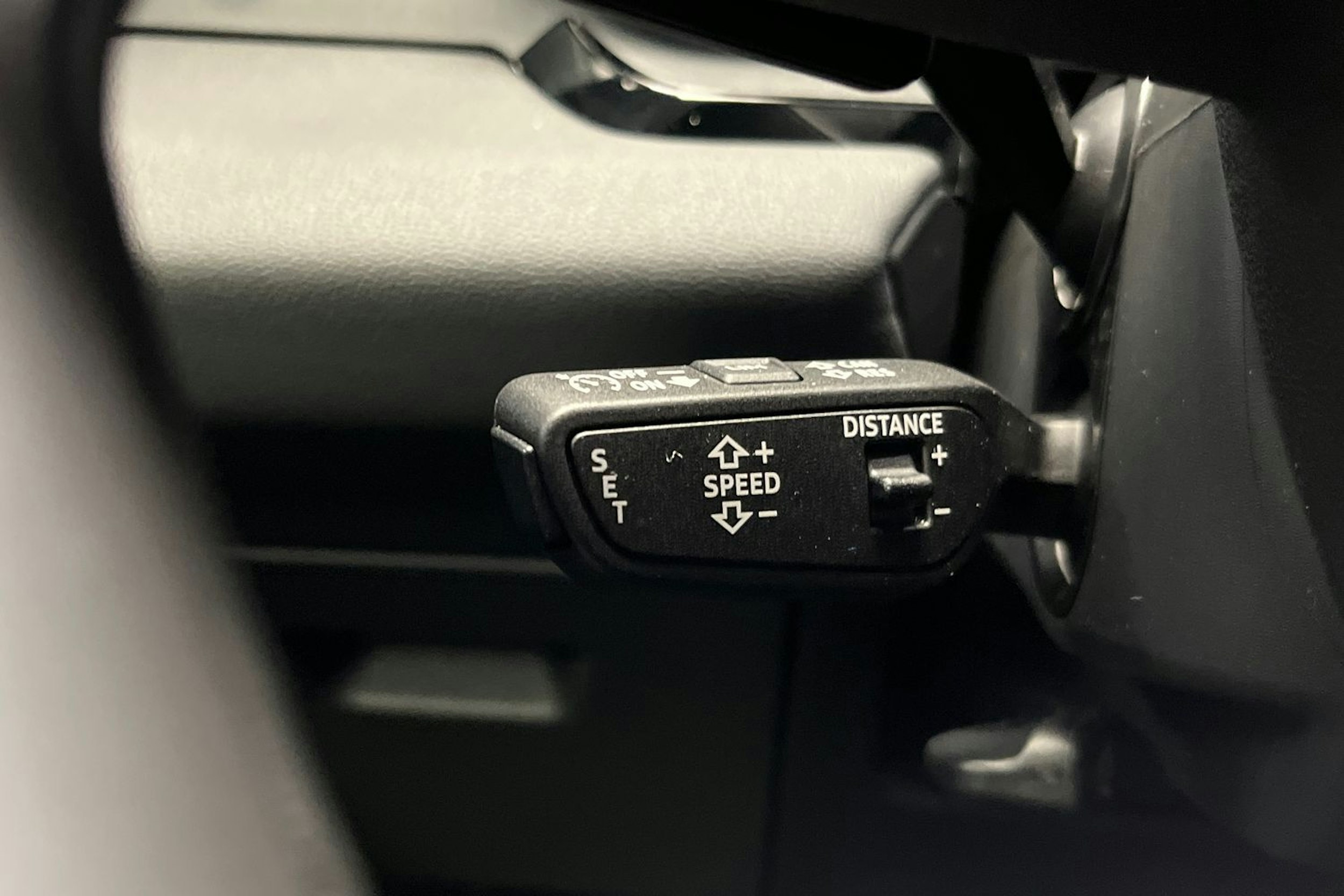 harmaa Audi Q6 e-tron 2025 kuva 12.