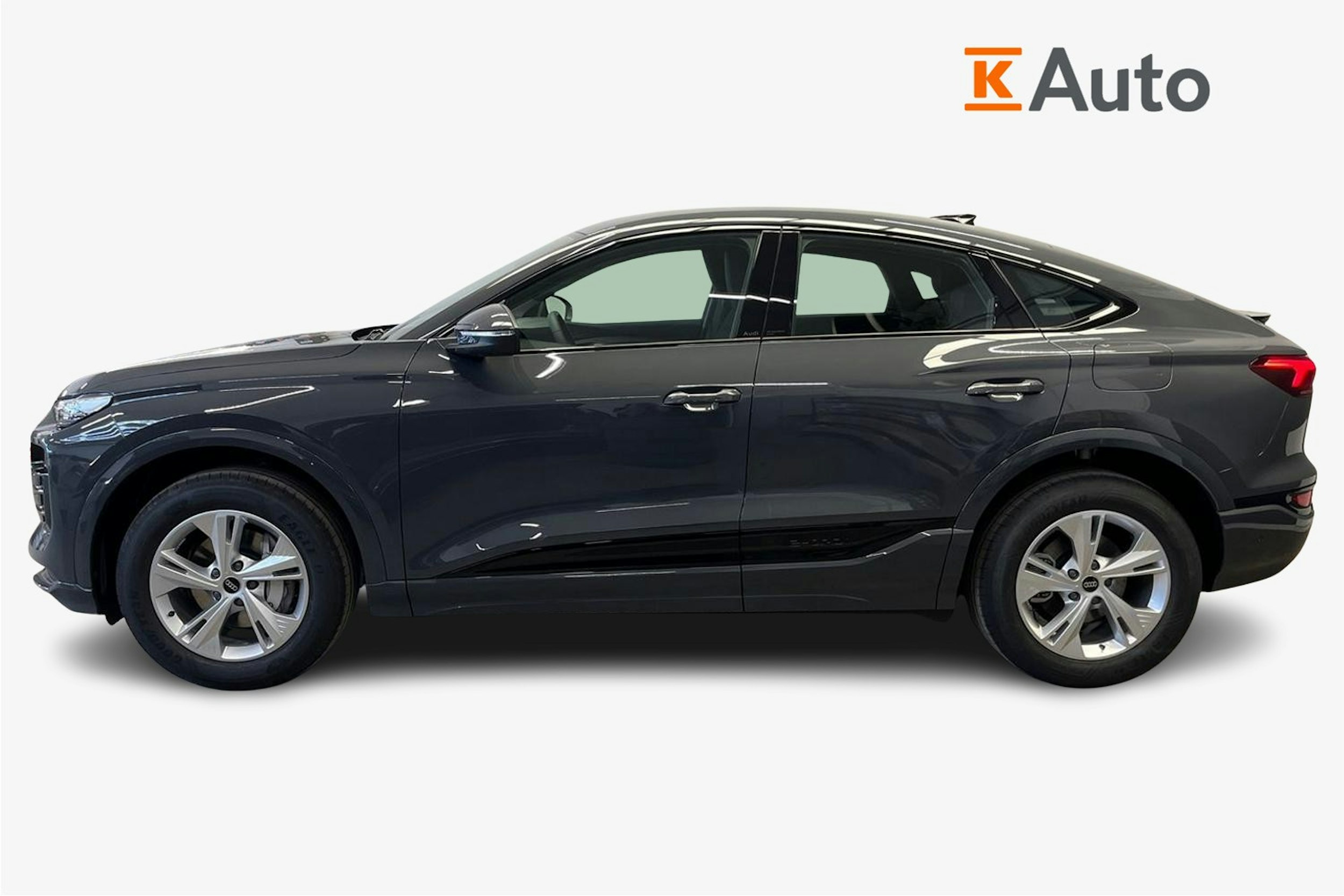 harmaa Audi Q6 e-tron 2025 kuva 20.