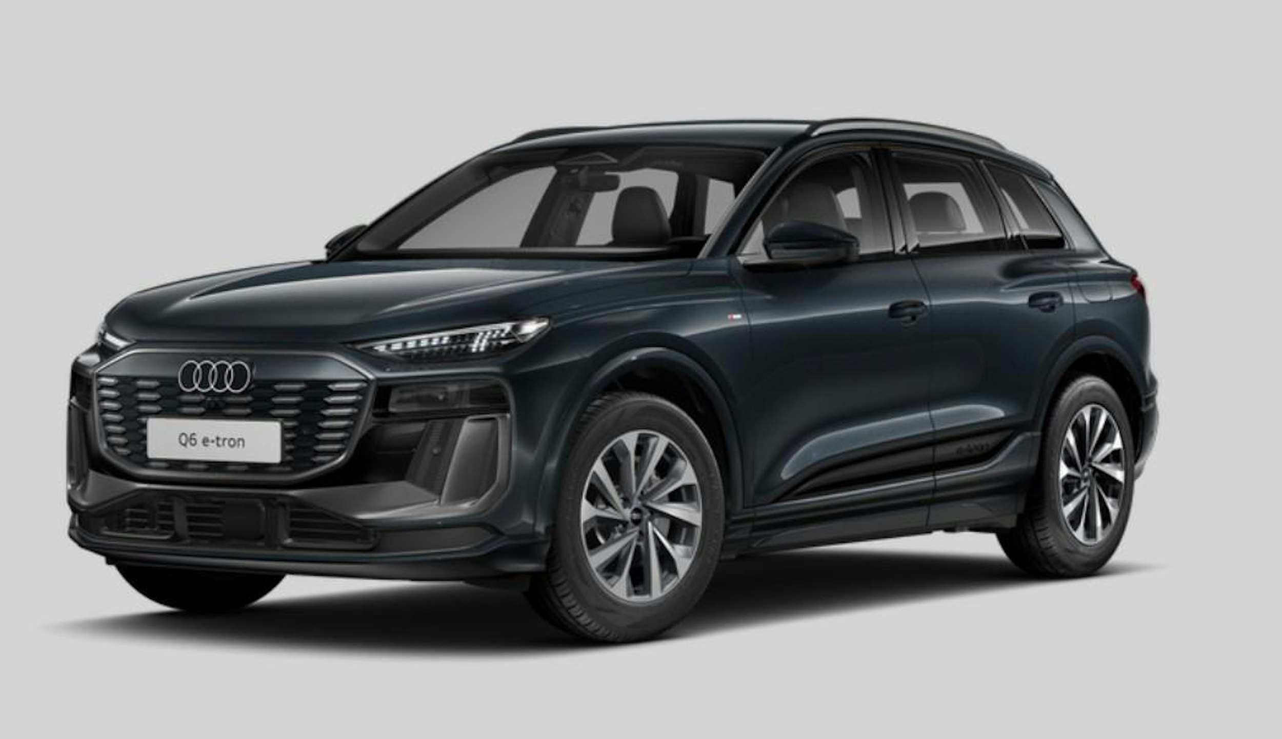 harmaa Audi Q6 e-tron 2025 kuva 1.
