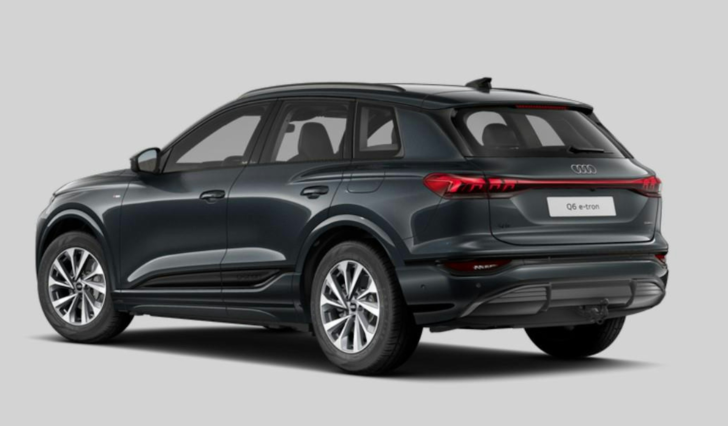 harmaa Audi Q6 e-tron 2025 kuva 2.