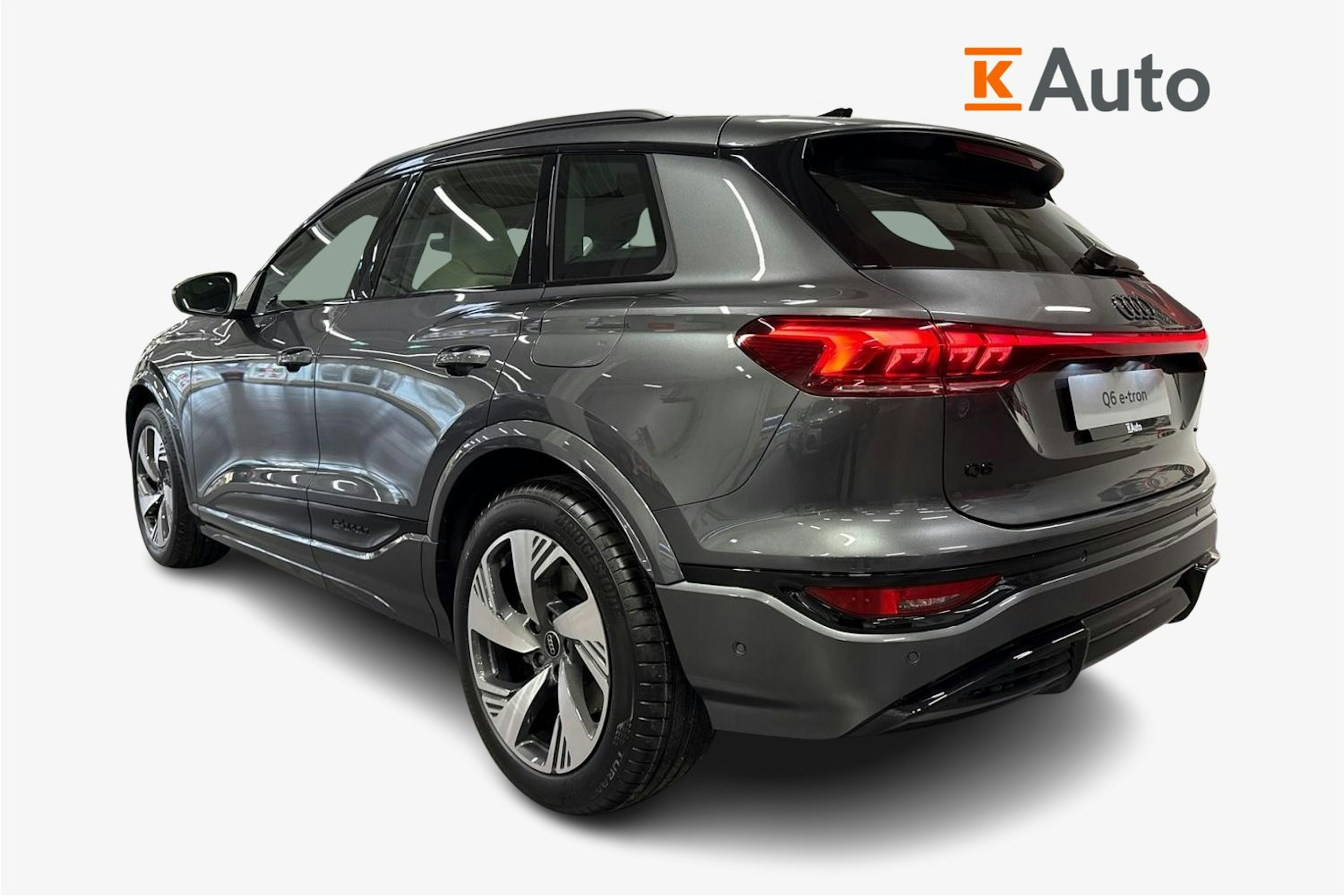 met. harmaa Audi Q6 e-tron 2025 kuva 2.
