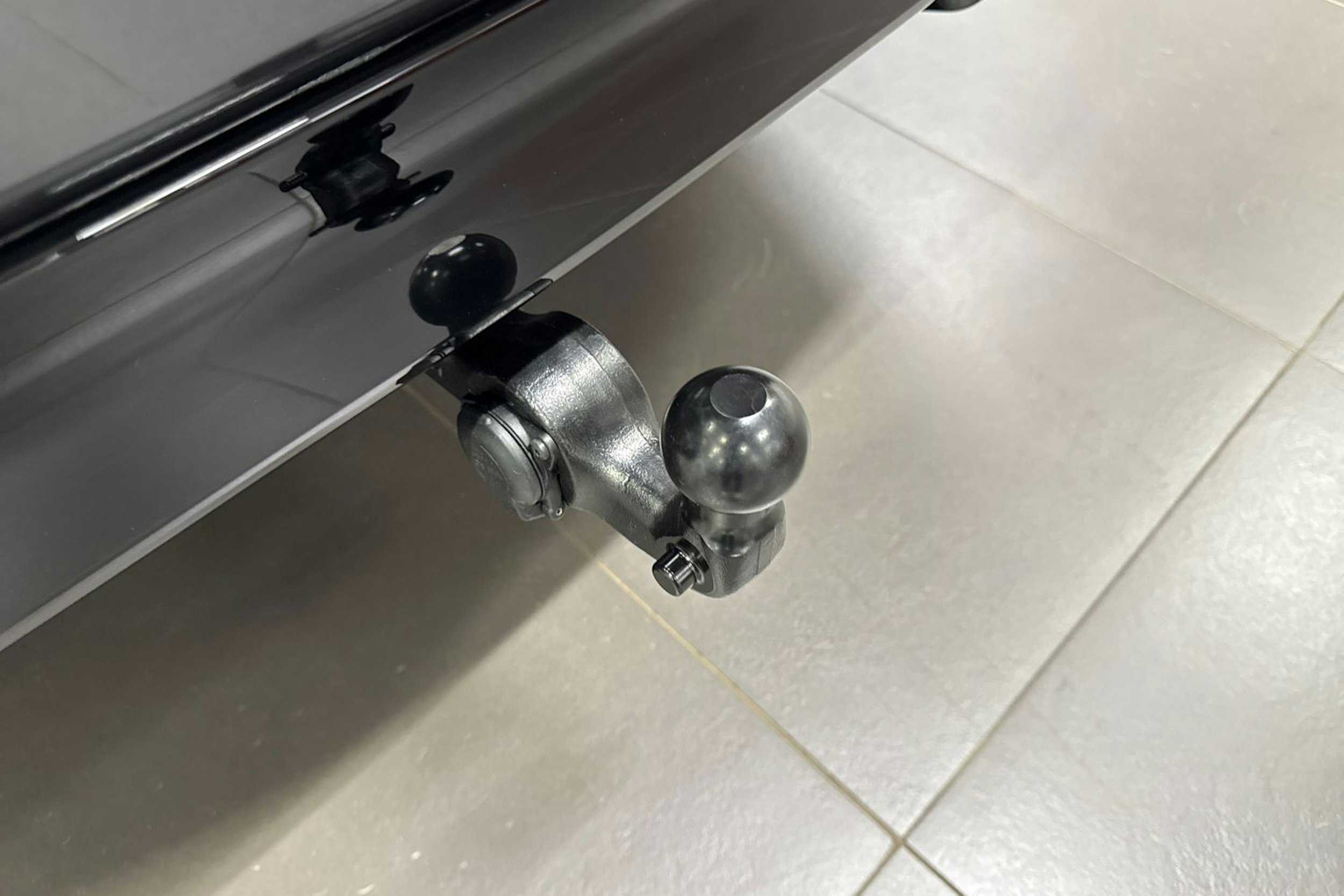 met. harmaa Audi Q6 e-tron 2025 kuva 12.