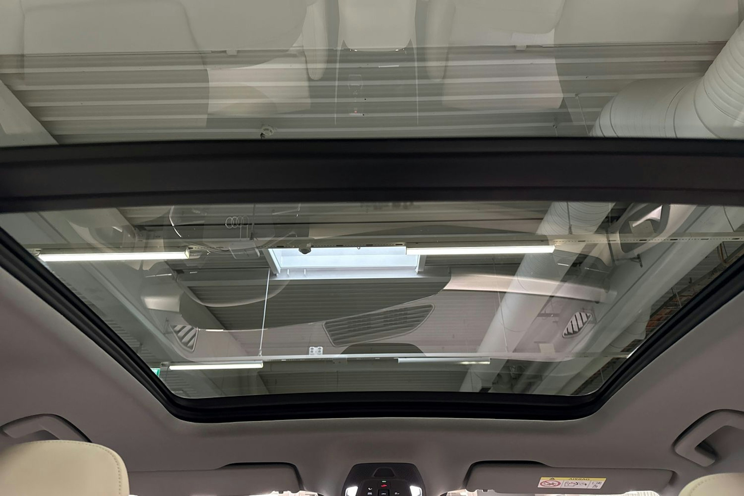 met. harmaa Audi Q6 e-tron 2025 kuva 14.