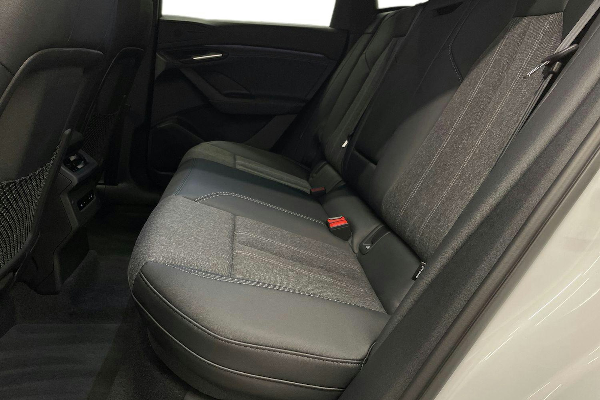 met. valkoinen Audi Q6 e-tron 2025 kuva 8.