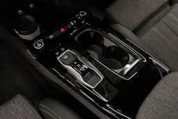 met. valkoinen Audi Q6 e-tron 2025 kuva 16.