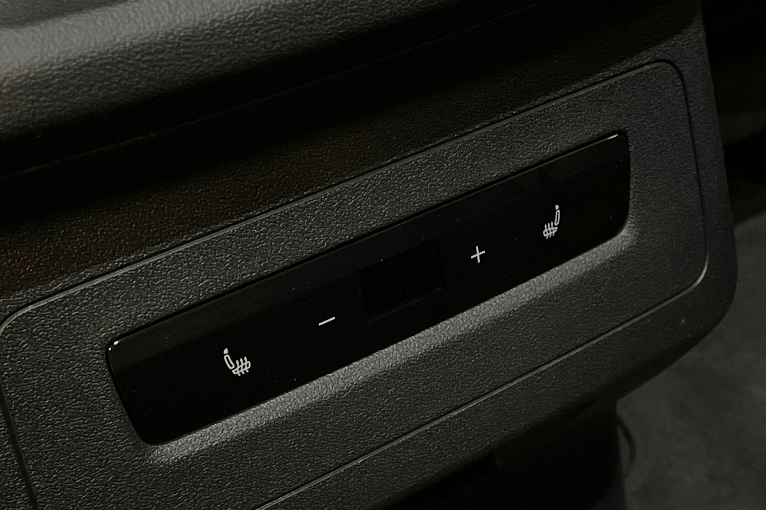 met. valkoinen Audi Q6 e-tron 2025 kuva 20.