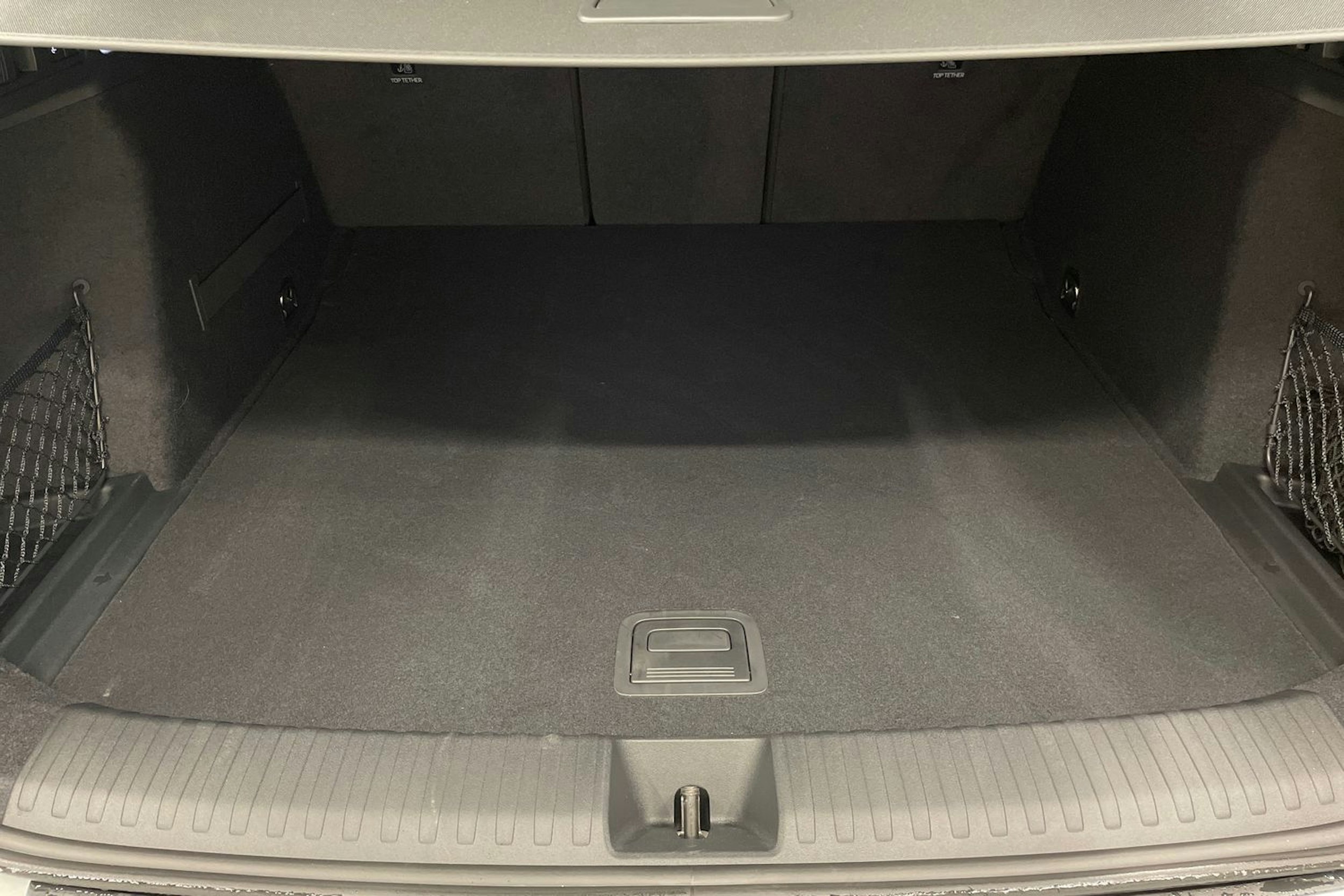 met. valkoinen Audi Q6 e-tron 2025 kuva 21.