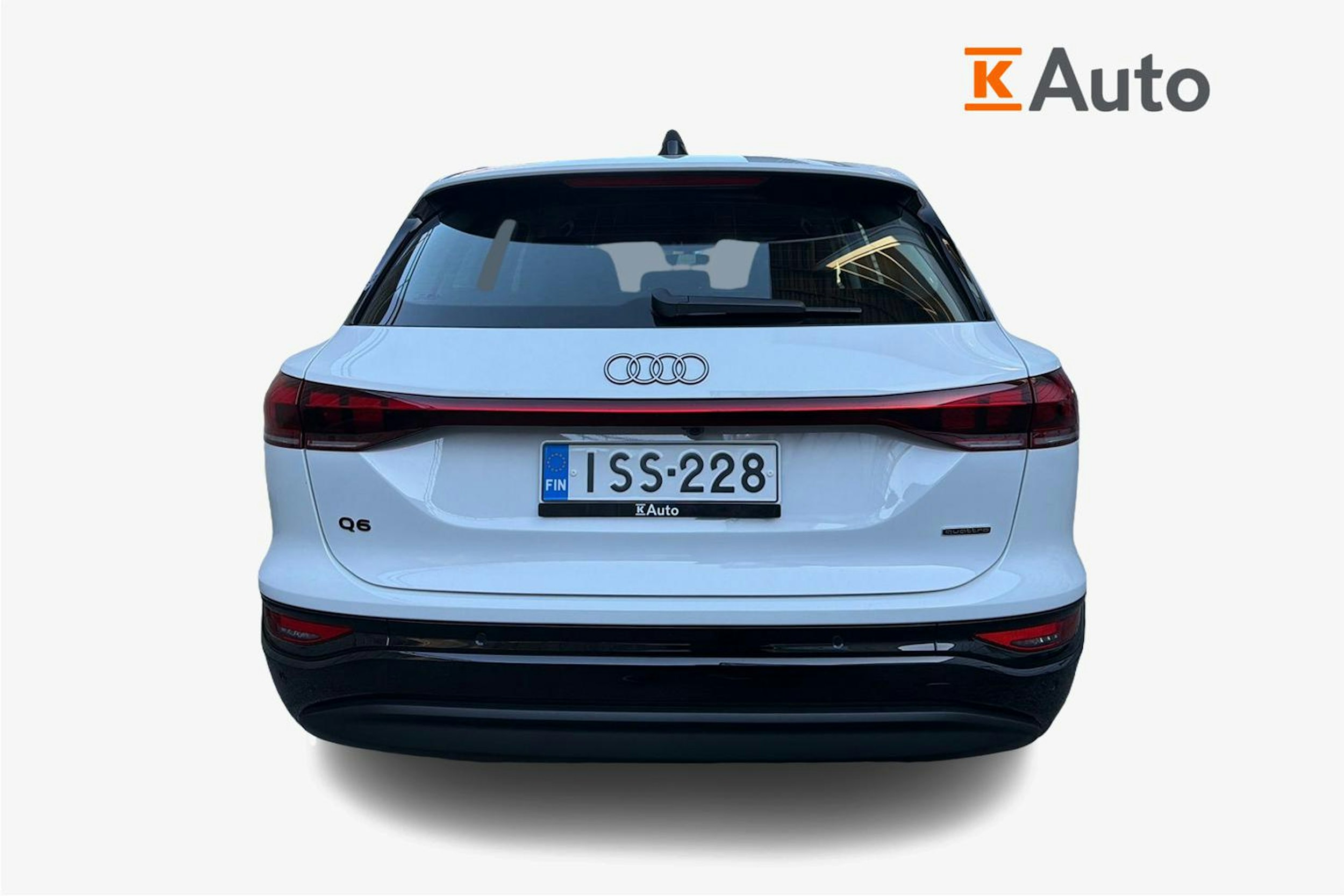 Valkoinen Audi Q6 e-tron 2025 kuva 3.