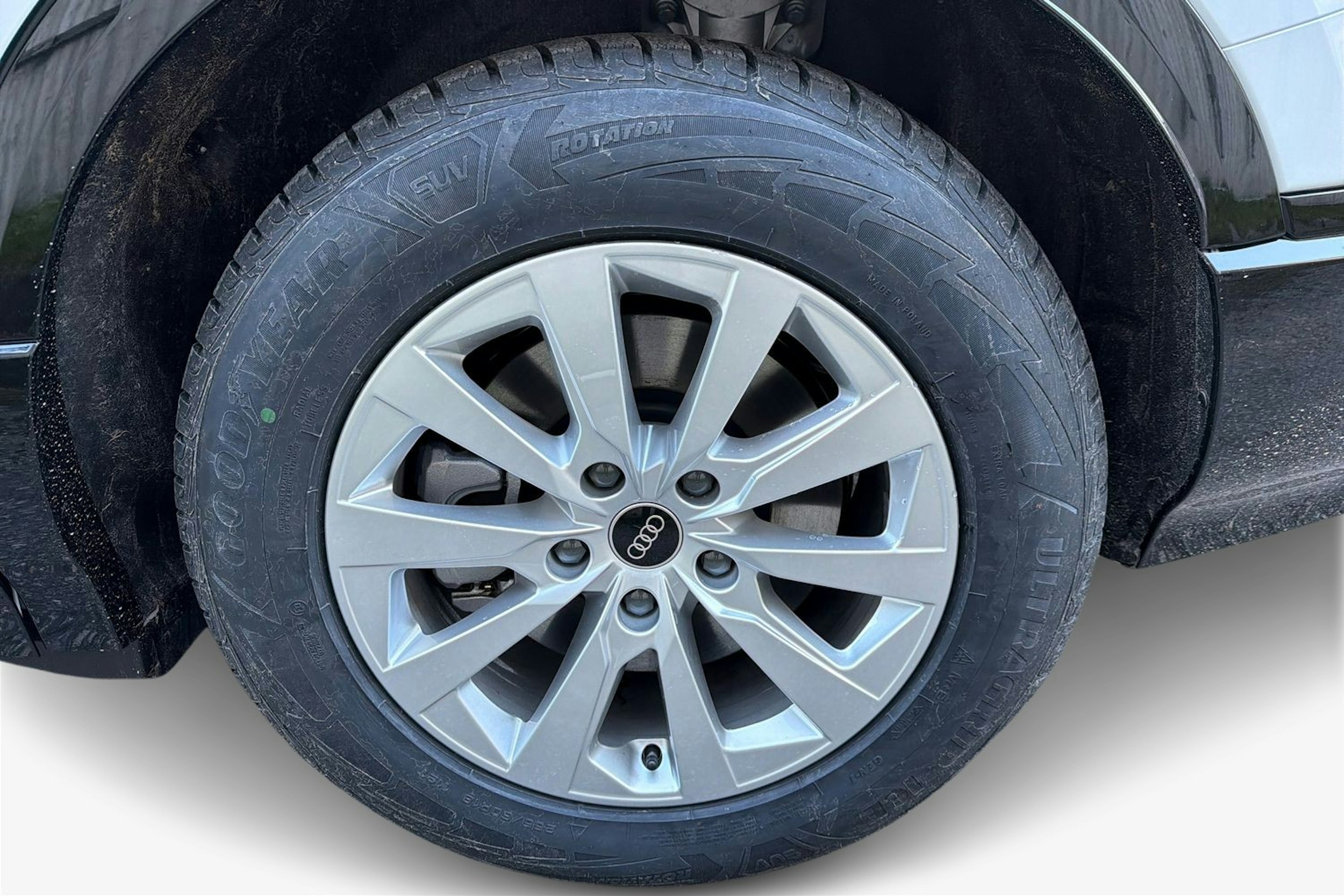 Valkoinen Audi Q6 e-tron 2025 kuva 9.