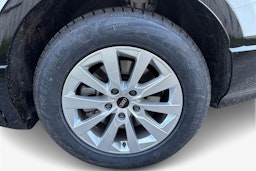 Valkoinen Audi Q6 e-tron 2025 kuva 9.