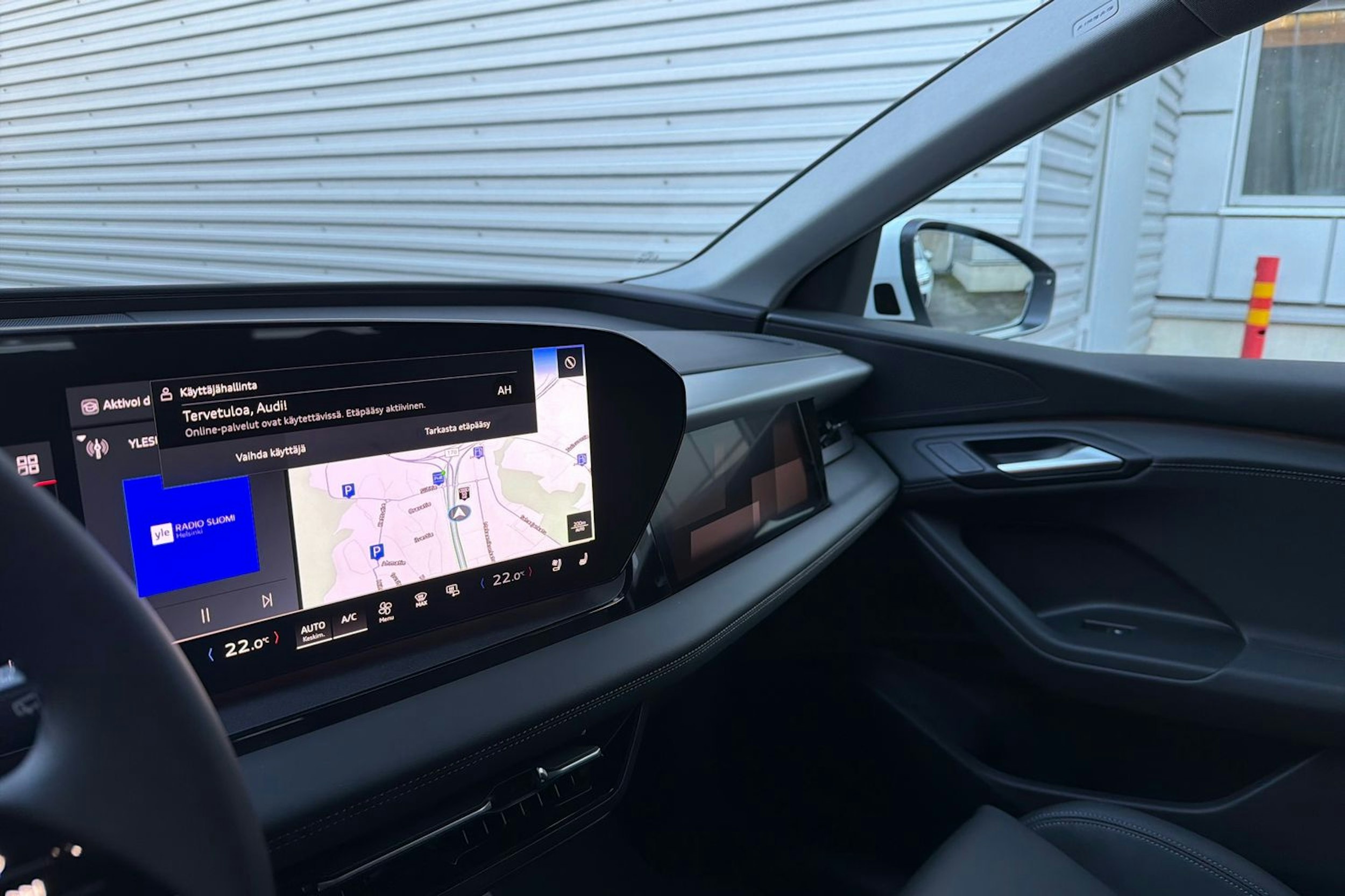 Valkoinen Audi Q6 e-tron 2025 kuva 14.