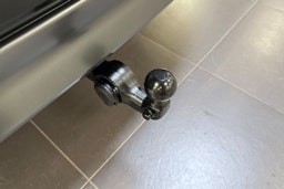 met. musta Audi Q6 e-tron 2025 kuva 12.