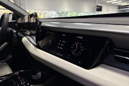 met. musta Audi Q6 e-tron 2025 kuva 13.