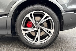 harmaa Audi Q6 e-tron 2025 kuva 10.