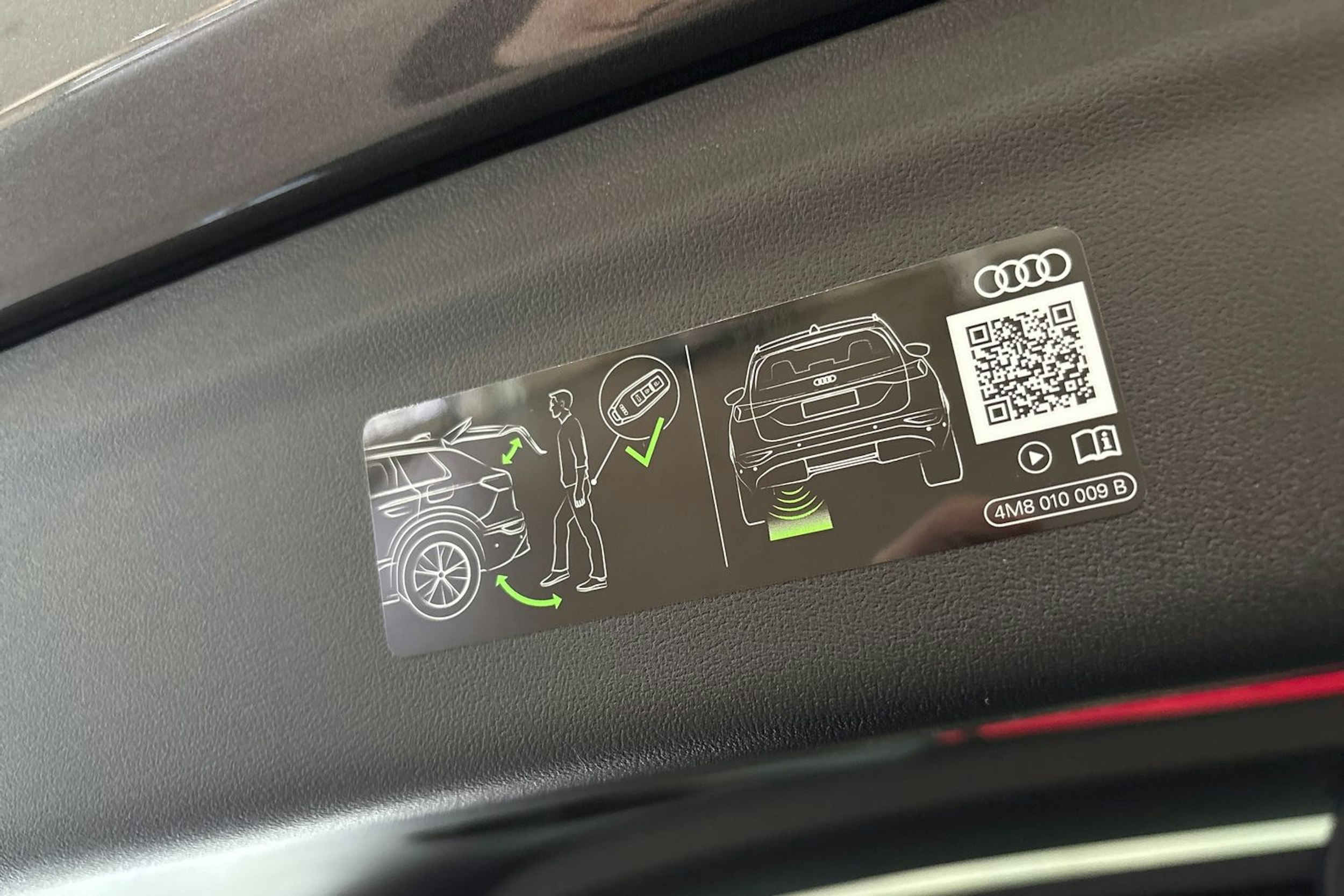 harmaa Audi Q6 e-tron 2025 kuva 12.