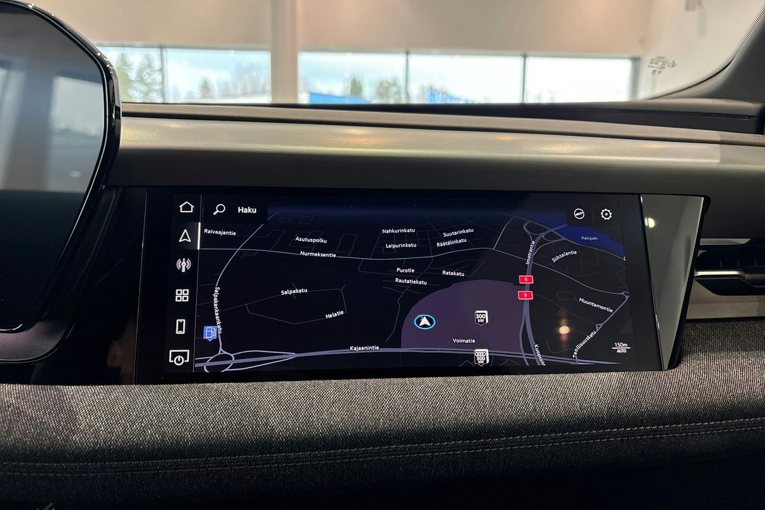 harmaa Audi Q6 e-tron 2025 kuva 17.