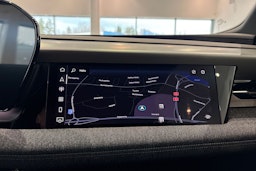 harmaa Audi Q6 e-tron 2025 kuva 17.