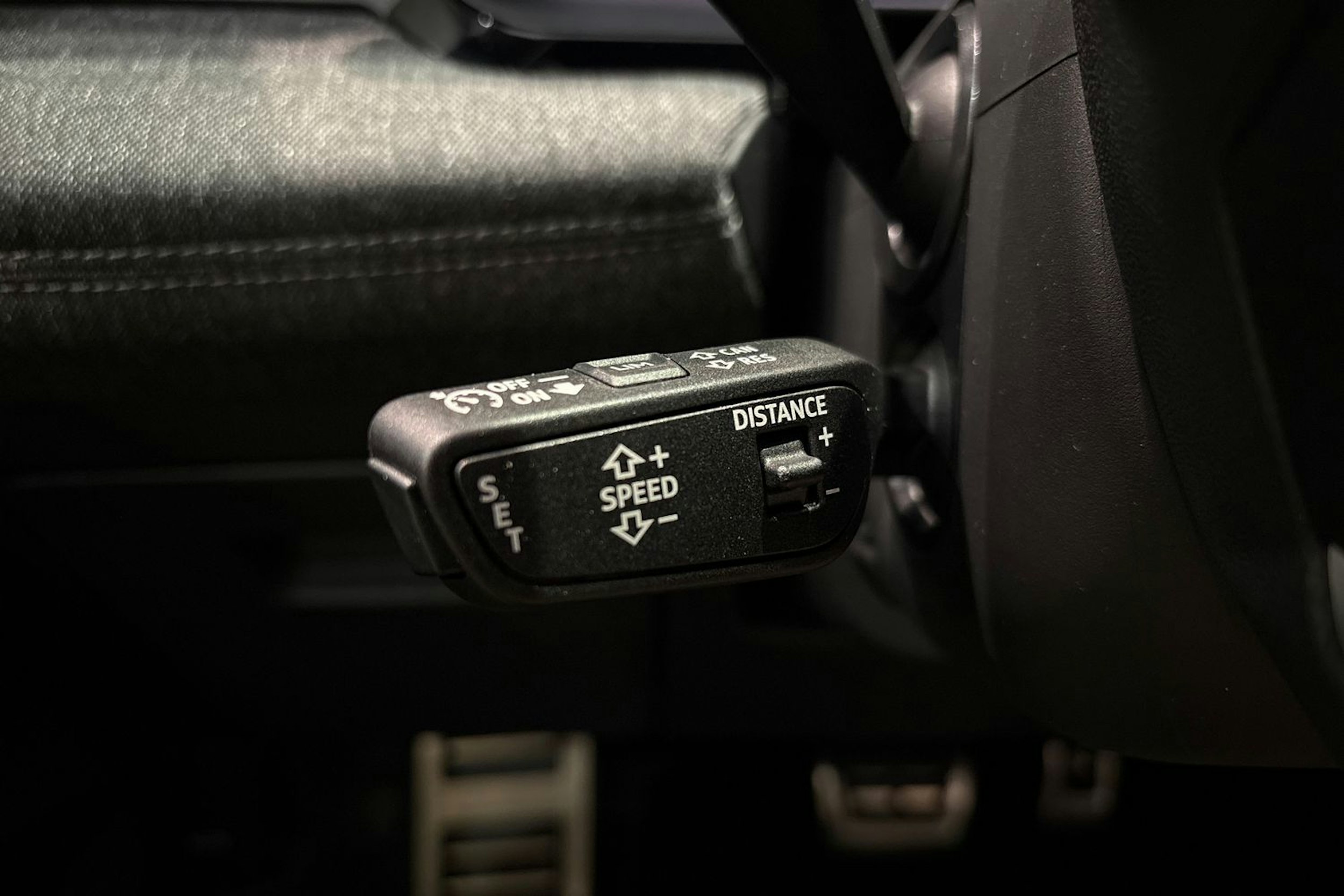 harmaa Audi Q6 e-tron 2025 kuva 19.