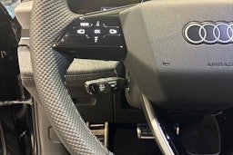 musta Audi Q6 e-tron 2025 kuva 14.