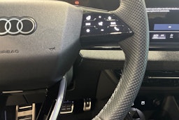 musta Audi Q6 e-tron 2025 kuva 15.