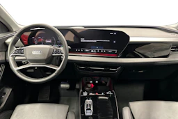 punainen Audi Q6 e-tron 2025 kuva 7.