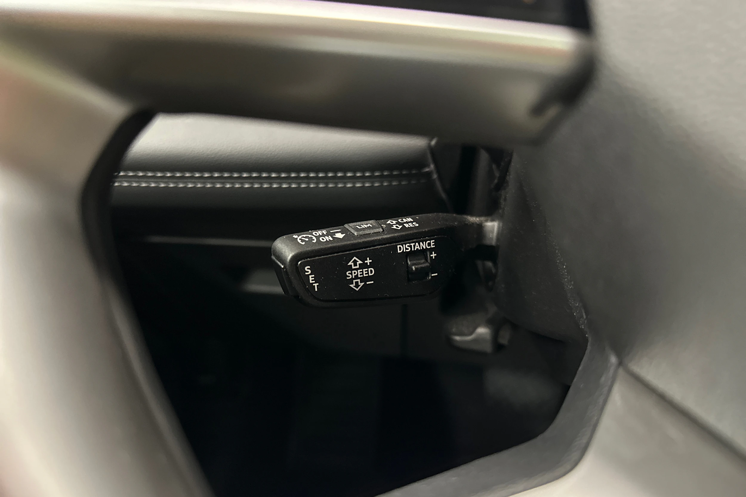 punainen Audi Q6 e-tron 2025 kuva 13.