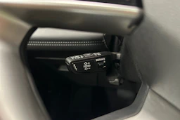 punainen Audi Q6 e-tron 2025 kuva 13.