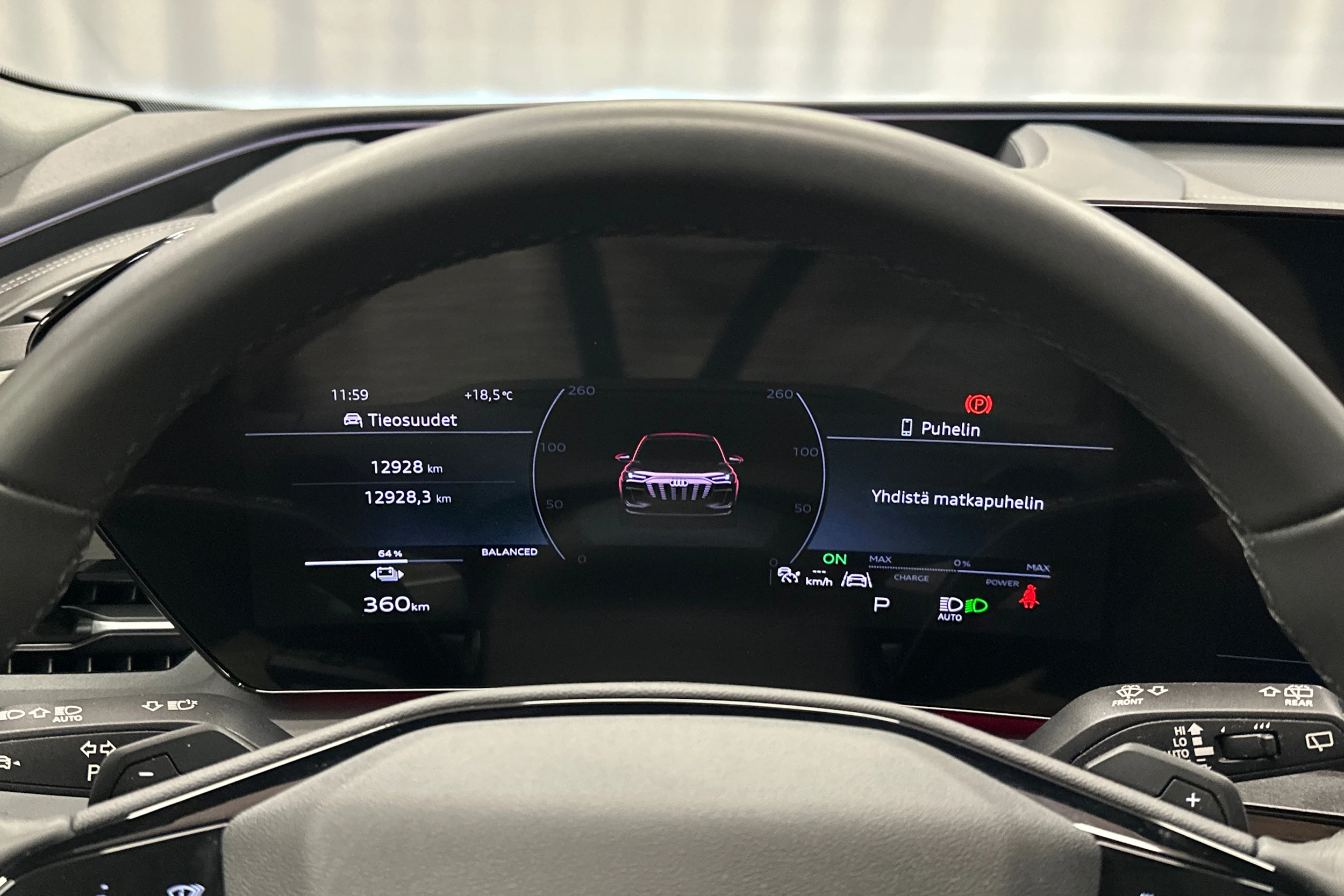 punainen Audi Q6 e-tron 2025 kuva 14.