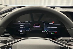 punainen Audi Q6 e-tron 2025 kuva 14.